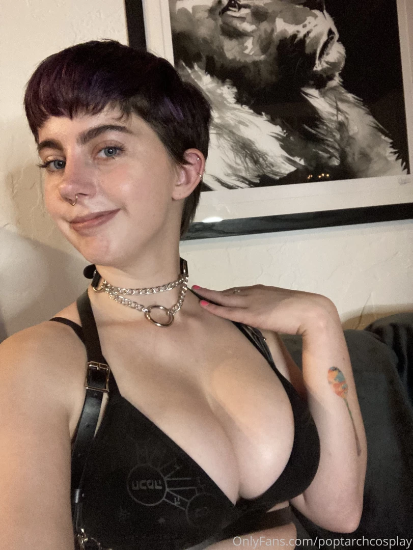 Doxxxie came over last night and we bit and kissed each other and they 