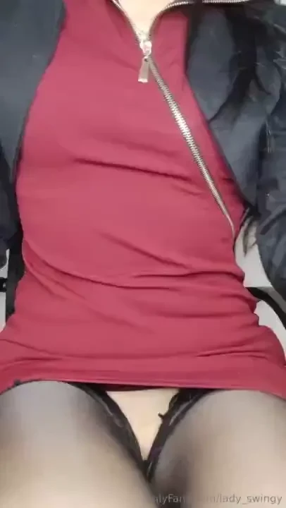 Oggi ero in ufficio sola soletta guarda che combina una porno 