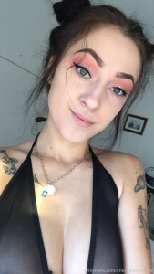 Do you like my outfit send me message if you want get a video how i part 1