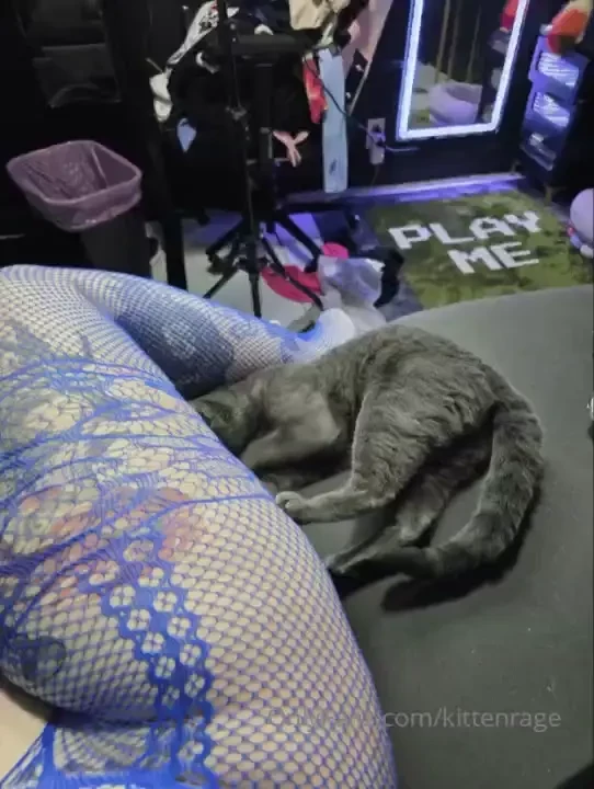 Why is she like this 