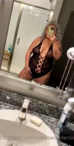 Tip me if you would you fuck me in this lingerie dm me for the hot