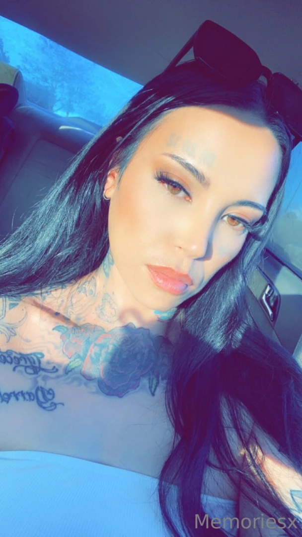 My eyes in the sunlight what colour do you think they are 