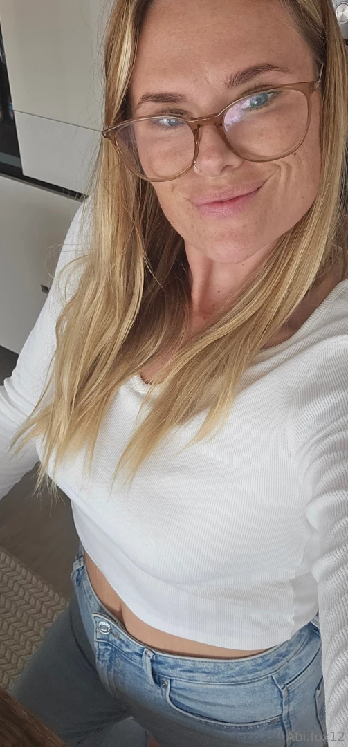 Mom in jeans 