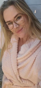 Join my vip now msg me hey foxy for a free girl gril video abifox12