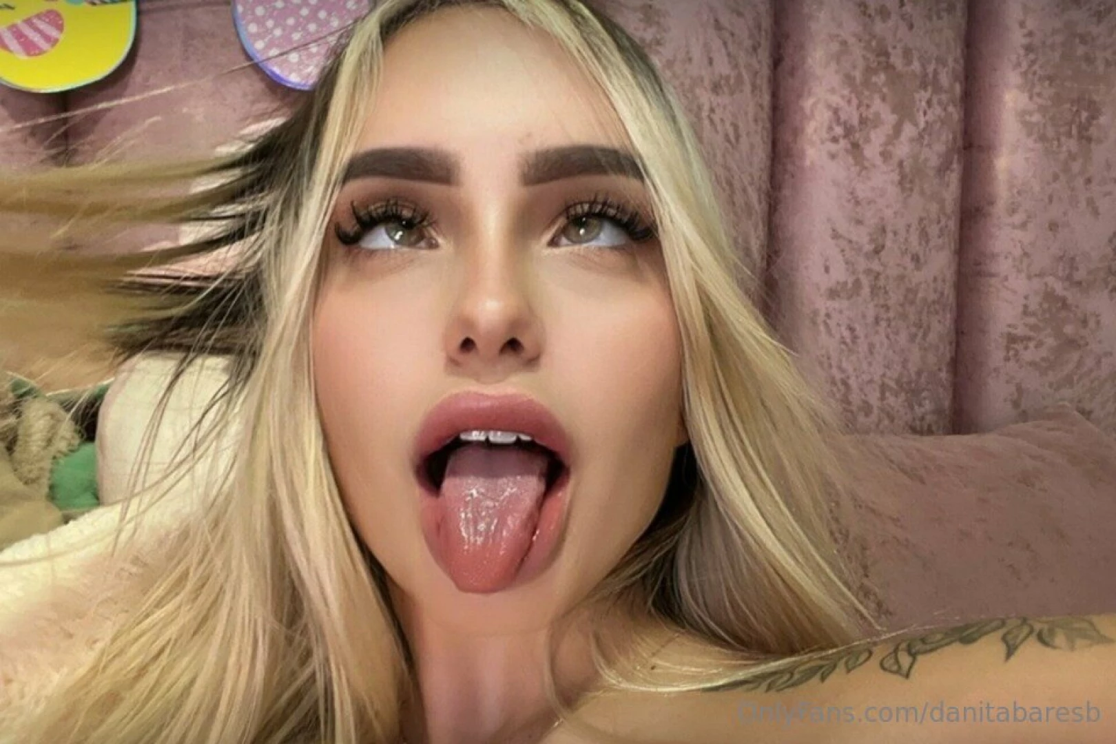 Little morning masturbation session dm me that you re thinking about 