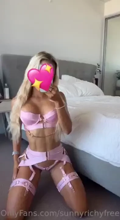 Who wants to spoil me for valentine s day 