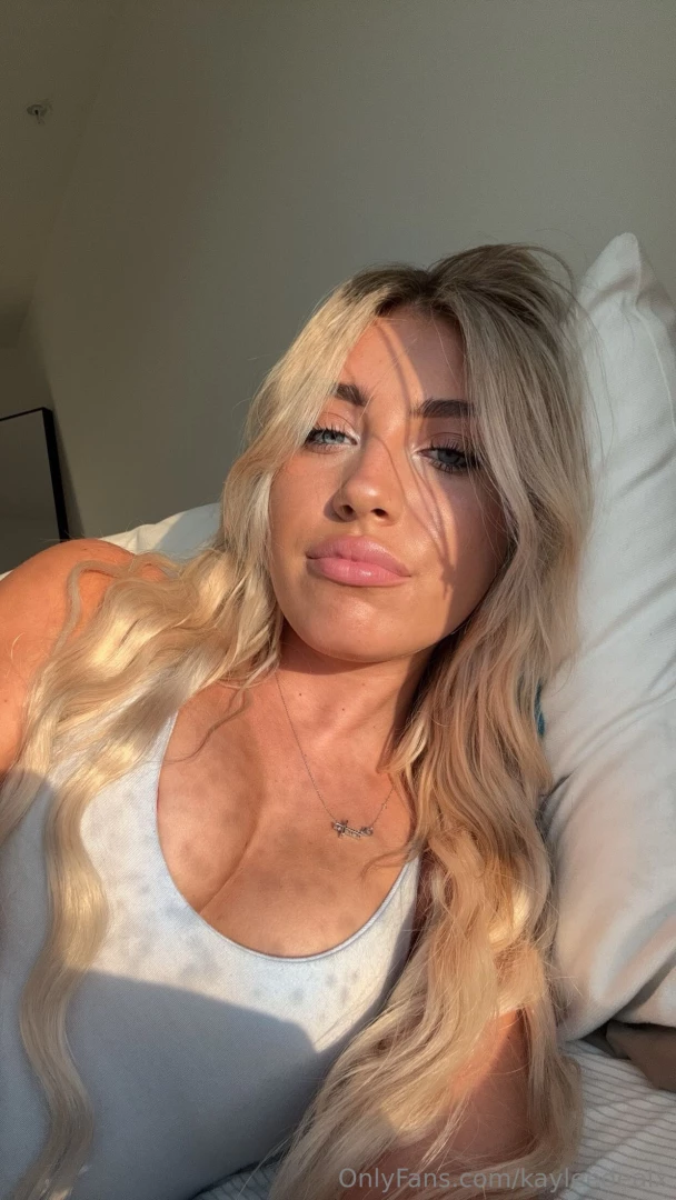 Bring me coffee in bed plz ty 