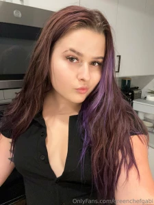 Do you guys have any fun plans this weekend tell me in the dms