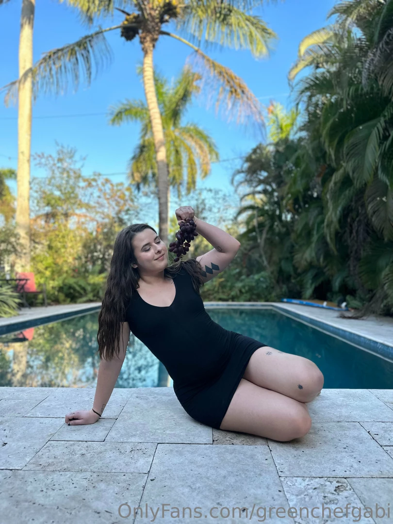 Controversial snack incoming has anyone ever tried grapes with peanut 