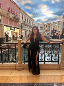 Let s talk about traveling while vegan ps i miss vegas it s honestly
