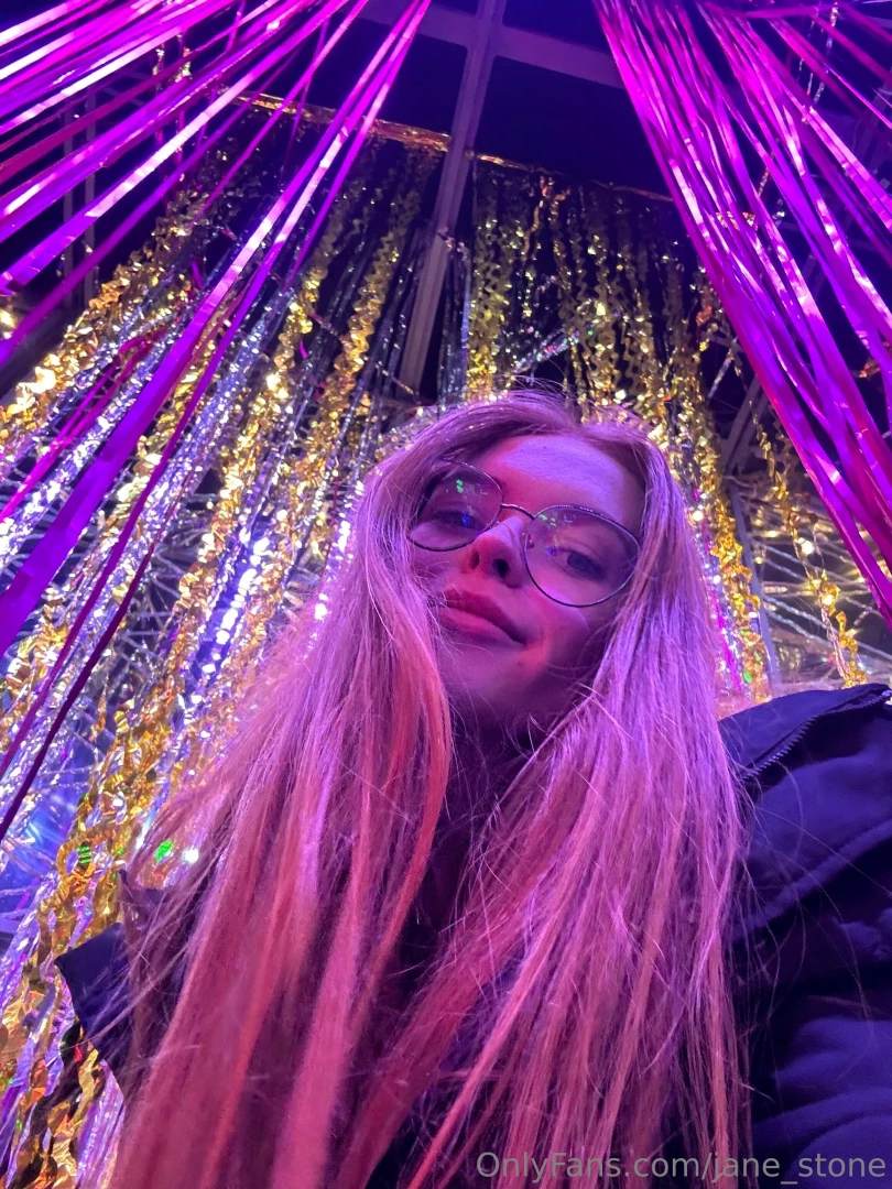 I just love the colors on this photo 