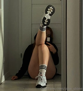 Hello everyone i m a red-haired beauty