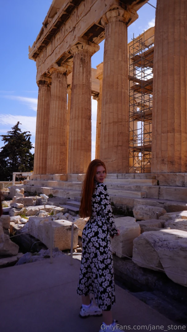 Good morning kitties try to guess where i am by the 2nd photo 