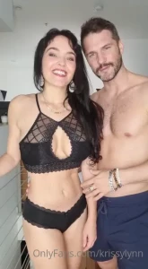 Quick hi from tommywoodxxx and your favourite milf stay tuned