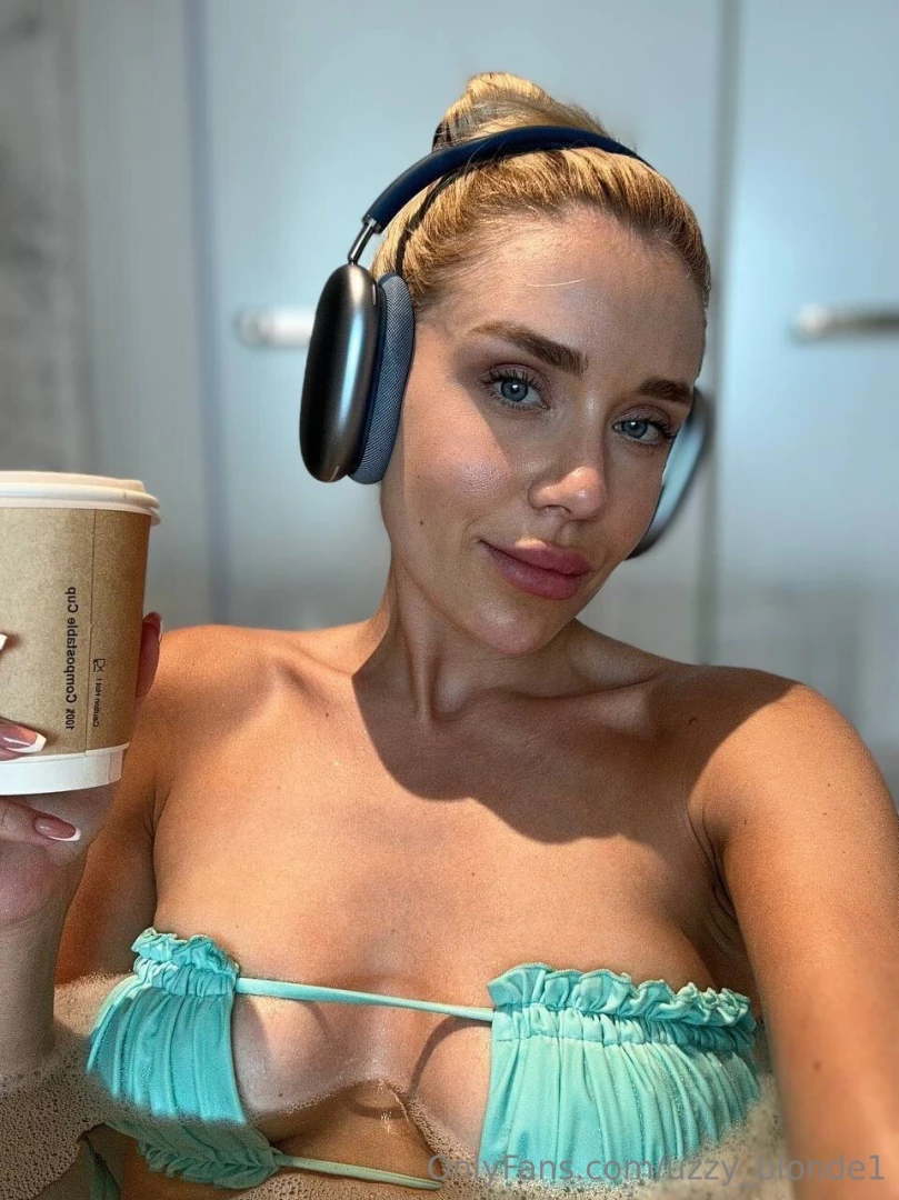 It s a normal day which means i can t have a normal day without coffee 