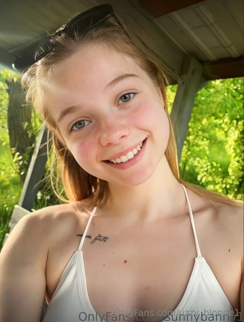 Big ass slut sunnybanny1 wants you to slap it this naughty loves to part 674 