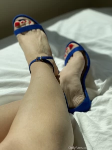 Should i do a photoshoot with heels on today