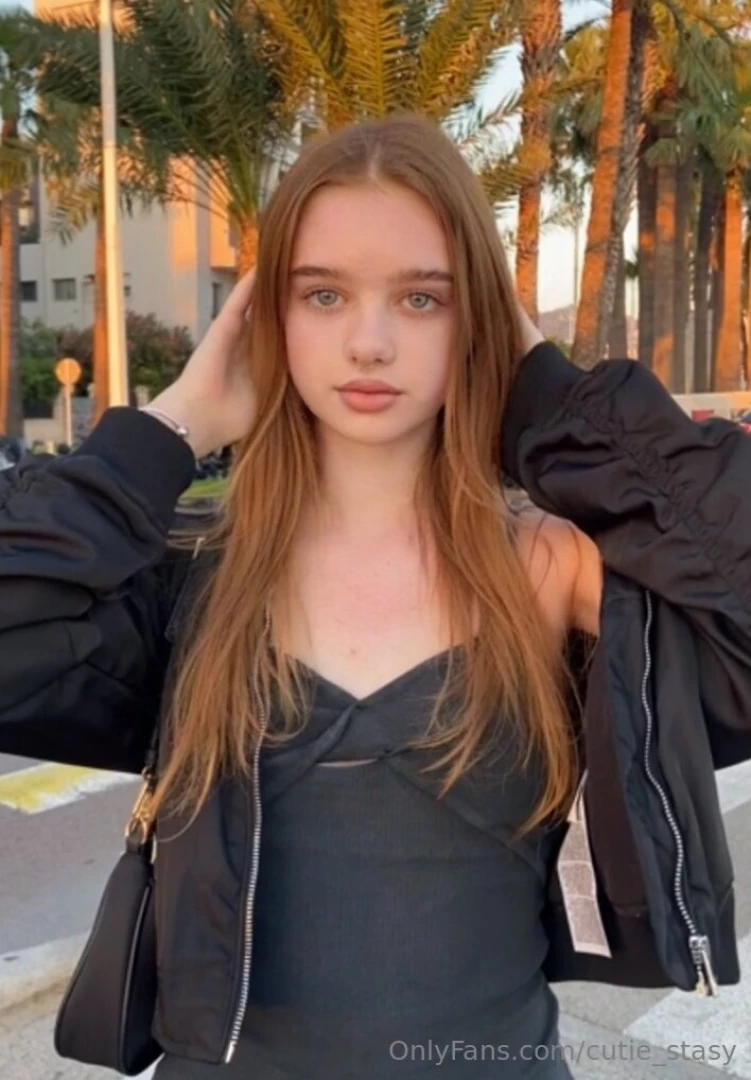 Only 18 kinky_alice this pretty girl kinky_alice likes to play with part 106 