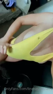 Feeling too sexy in this bathing suit i hope your week is amazing