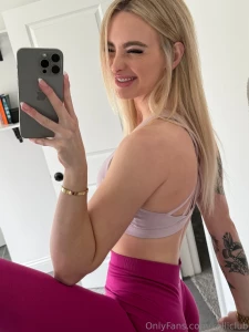 Does my booty bring a smile to your face