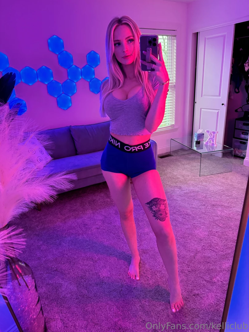 My tight pussy wants all your attention 