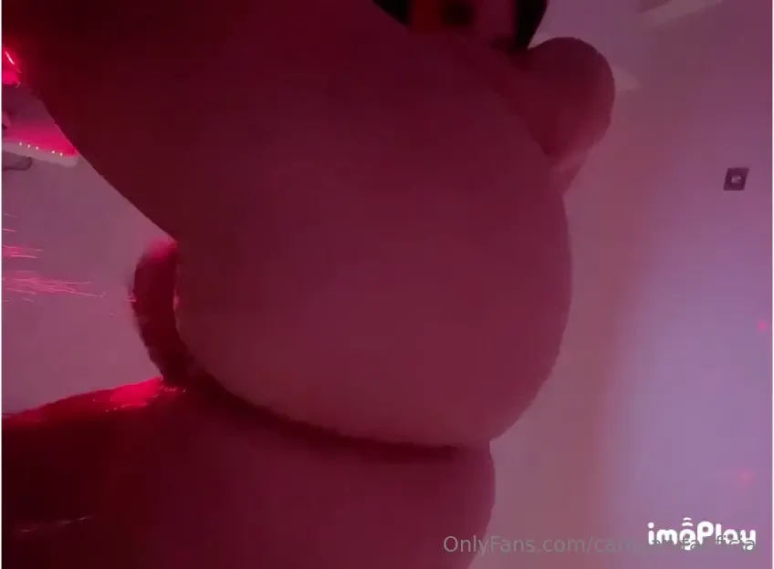 Watch me as i rub and fuck my sweet pussy 