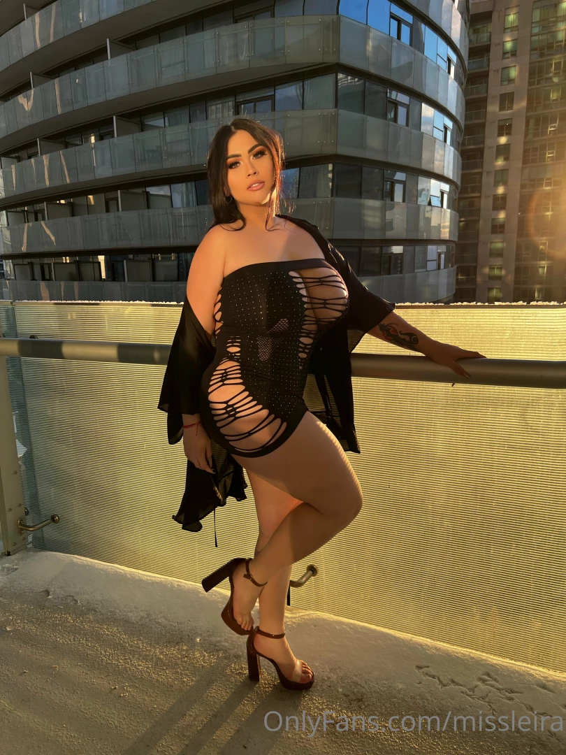 I would like have sex with someone in my terrace right now 