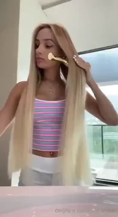 I style my hair every morning to feel even more sexy and beautiful 