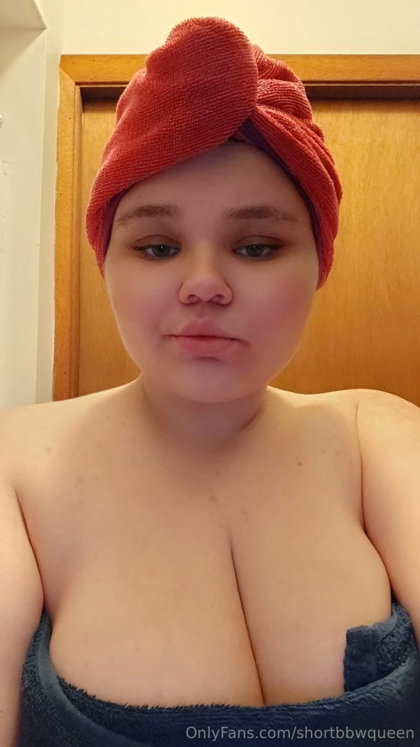 Wanna watch me drop the towel 