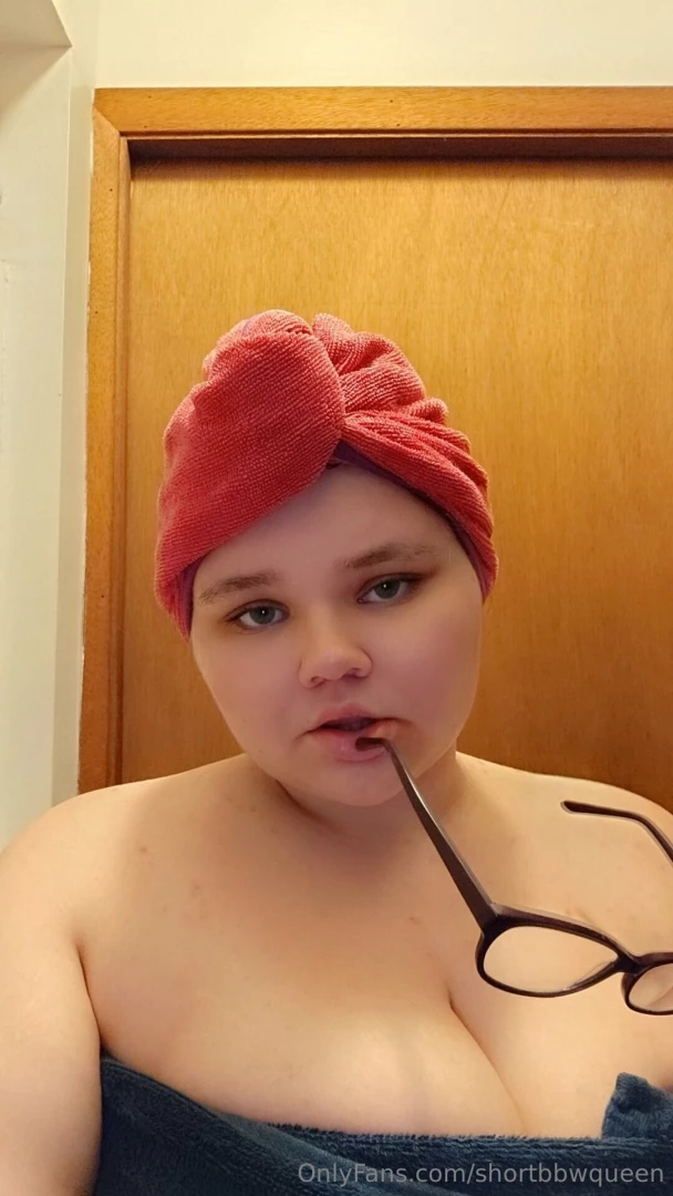 Wanna watch me drop the towel part 1 