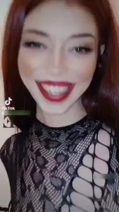 Come stanno i miei nuovi capelli rossi ti piace