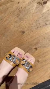 I always have to show you my new pedicures how do they look