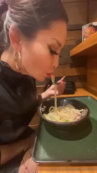 Blow job noodles all in a day s work for vivi part 2 