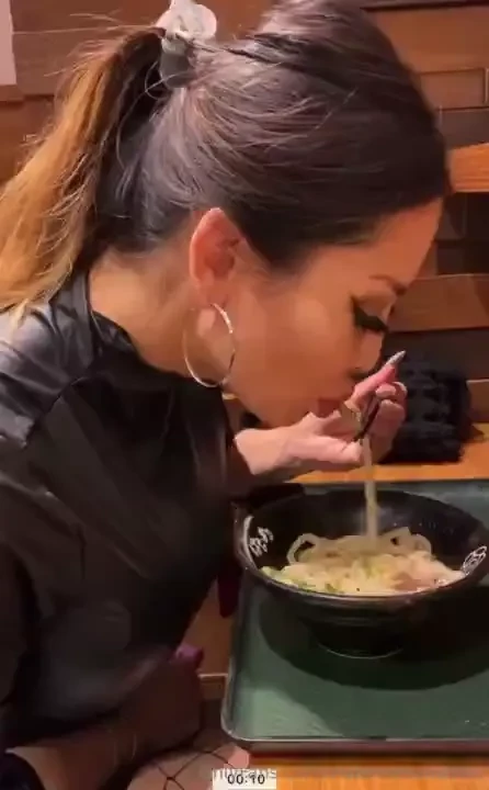 Blow job noodles all in a day s work for vivi part 1 