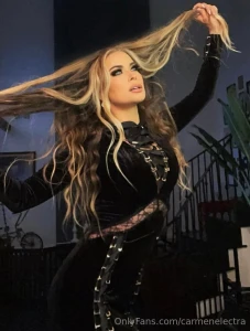 I like my hair pulled part 5