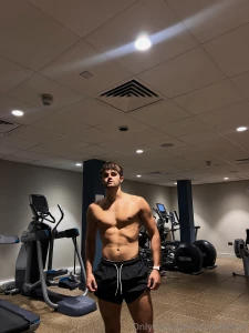 Feeling hot training a little more frequently for u guys part 2