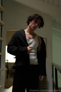 It s late yk what that means dm me for a surprise hehe