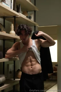 I m feeling naughty dm me and let s play