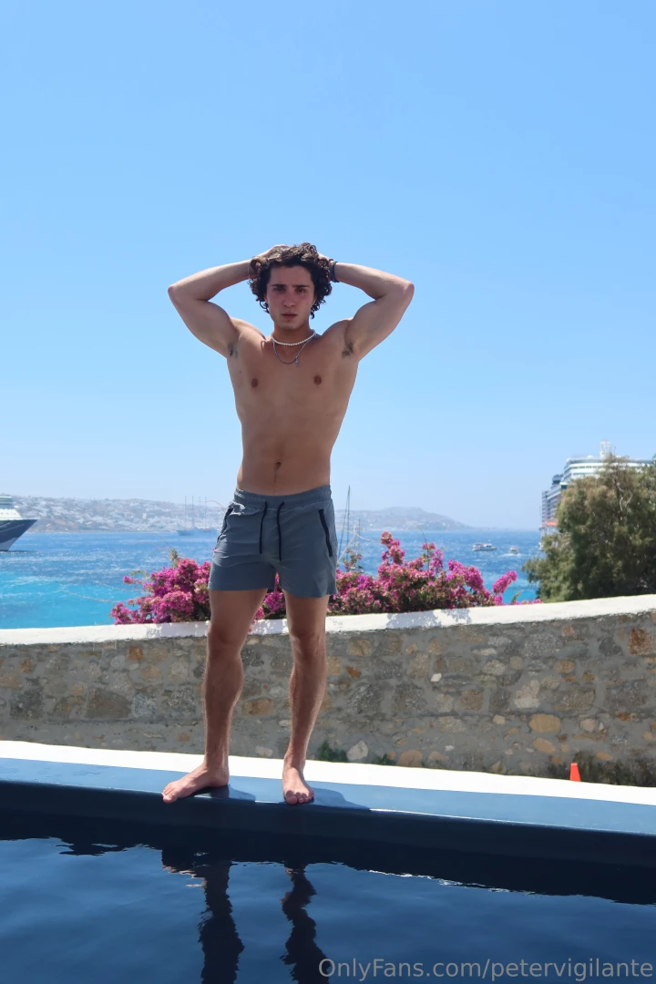 So weird that its still hot enough in november for me to be shirtless 