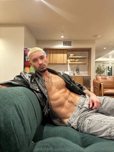 I know you wanna see me naked part 1