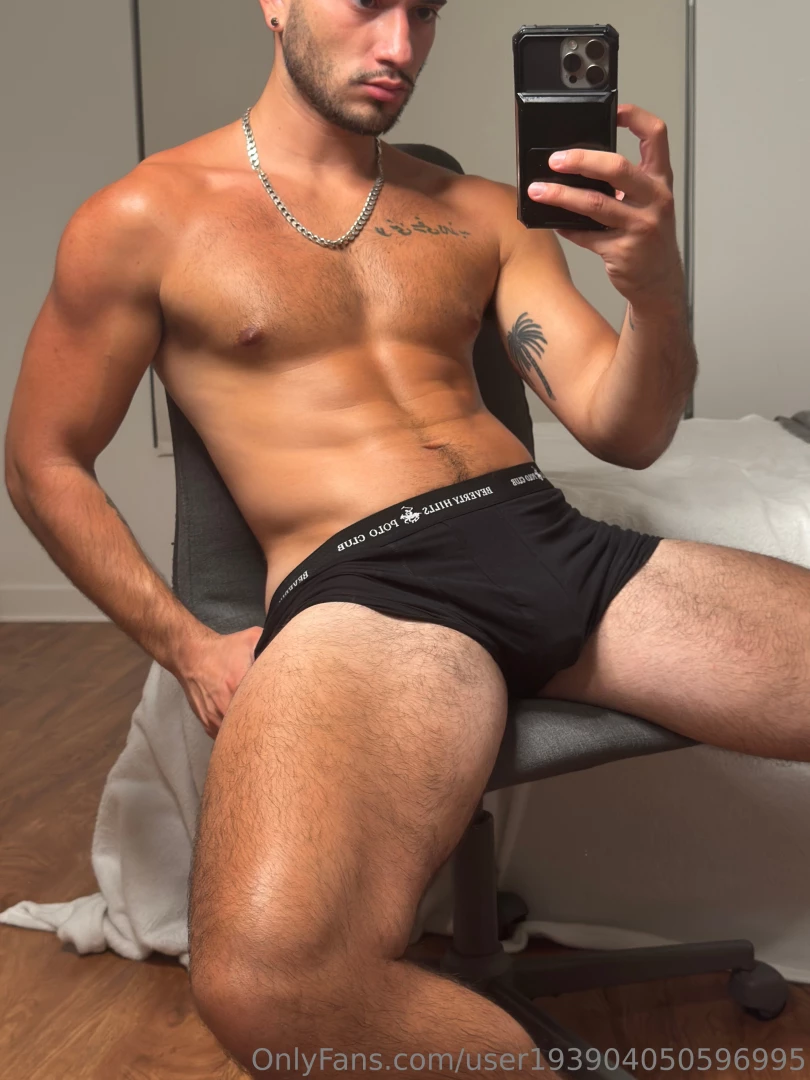 Tip me 5 if you wanna sit on my dick 