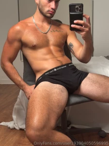 Tip me 5 if you wanna sit on my dick