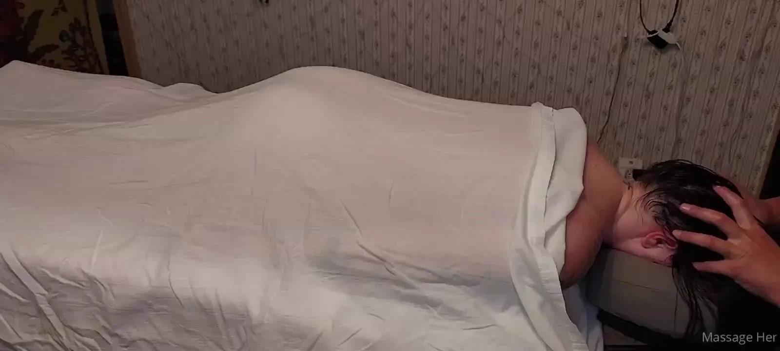 M jennynikki back massage 