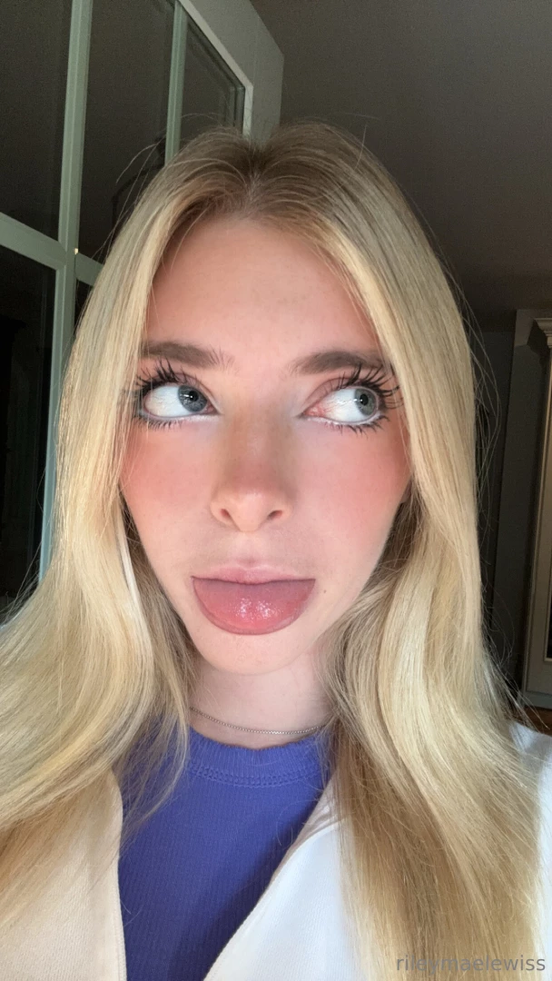 Bet you can t guess what i m thinking about 