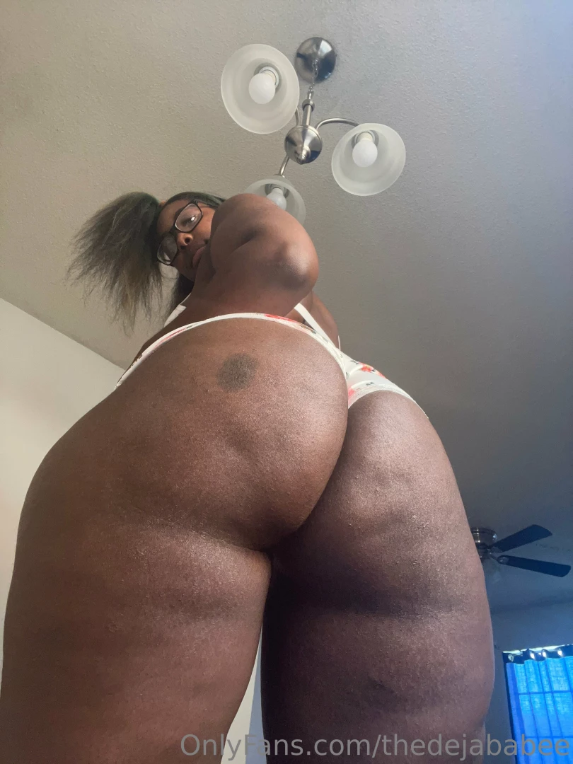 You see my ass dimples 