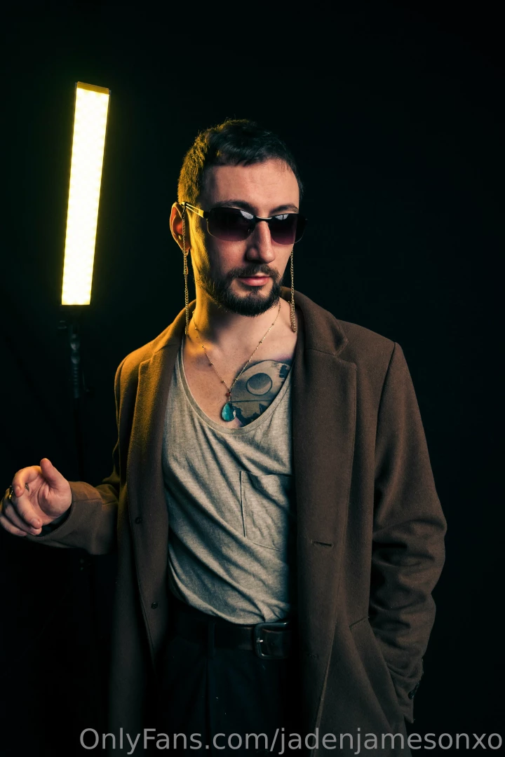 The man slinging dong behind the camera self part 2 