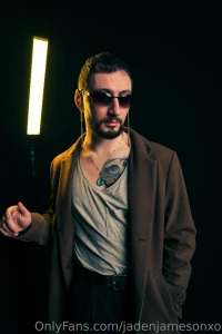 The man slinging dong behind the camera self part 2