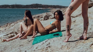 Sunnyandraven kianawaifu tendrlovr and i had a magical day at hippie part 2