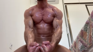 New hot show for you flex with oil kneeling hard muscle flexing lots