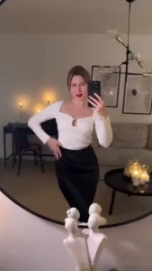 Watching this video and all i can think is imagine me as your wife
